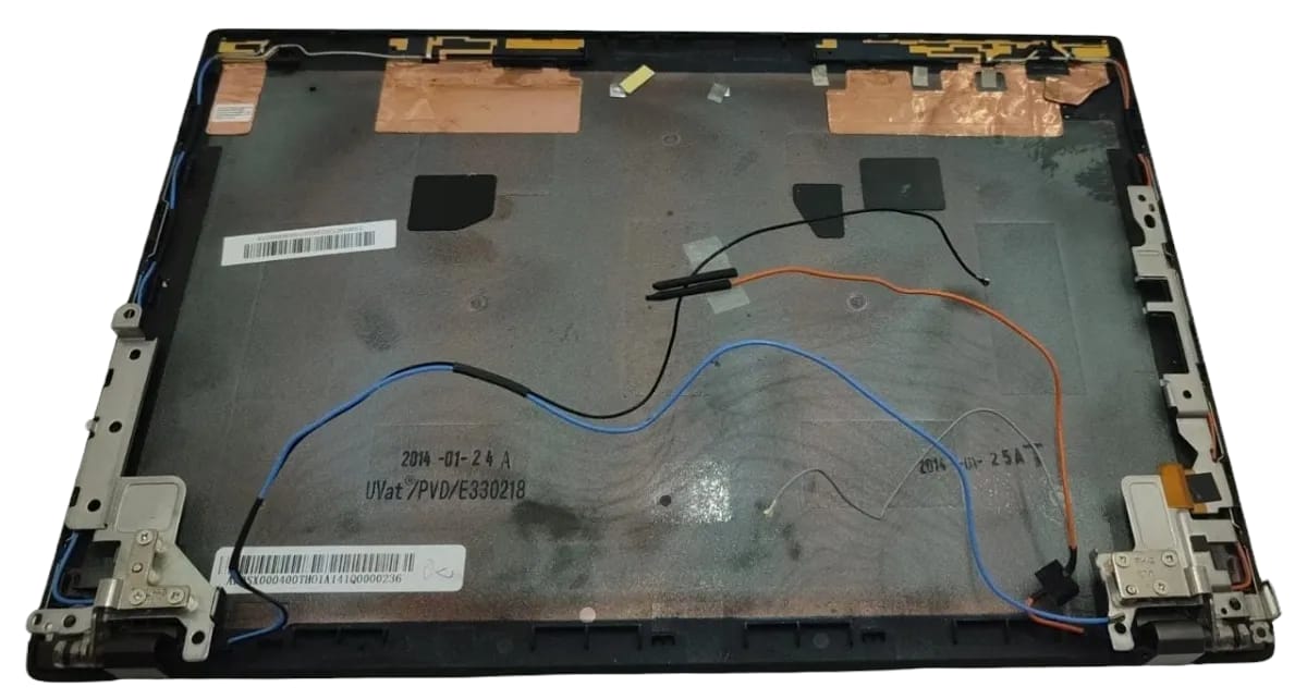 Top Cover con Bisel, Bisagras y Cables de Conexión Para Antena de Laptop 13" Lenovo X240 (Producto usado)