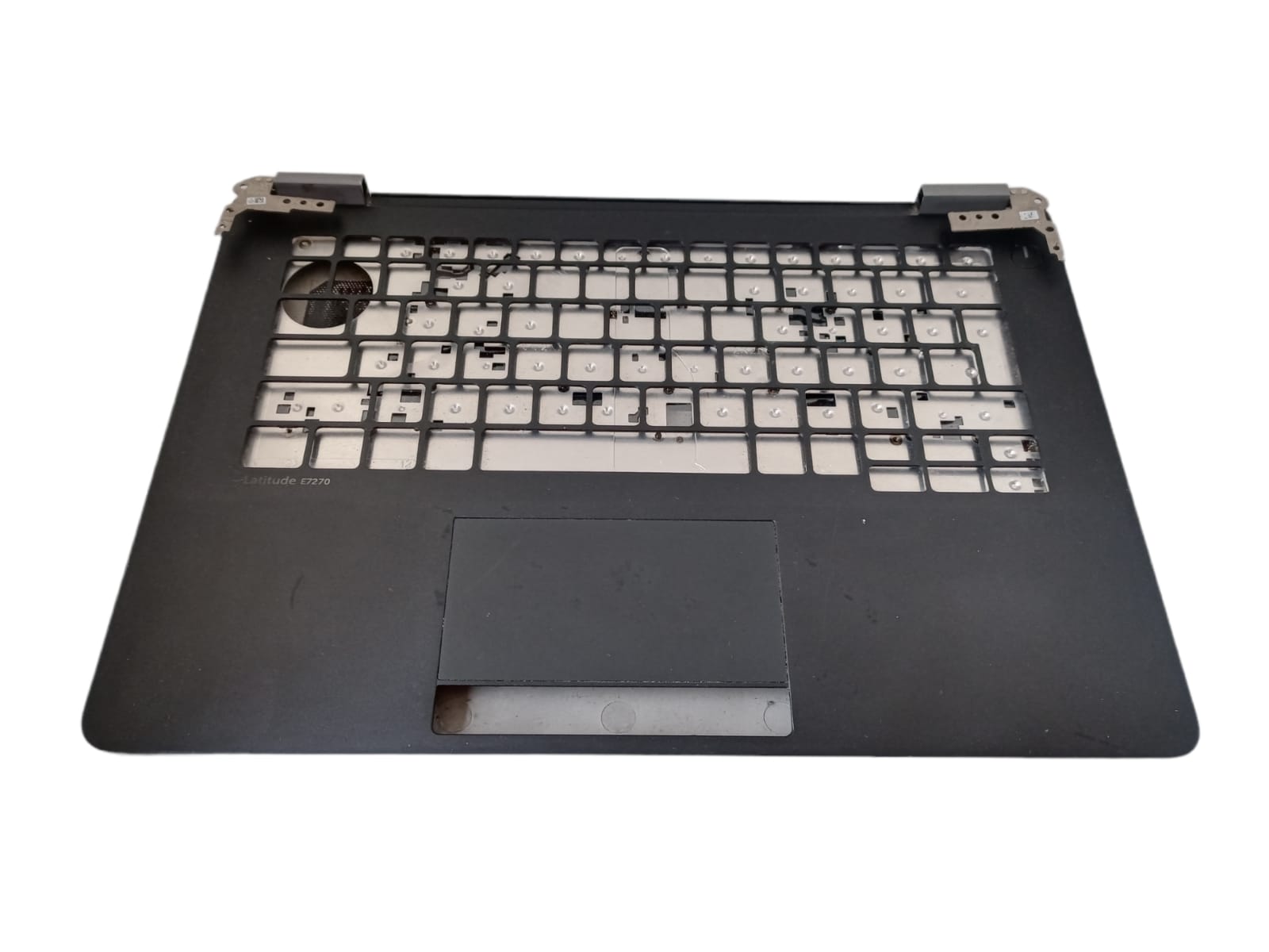 Palmrest con Bisagras, Tapa Trasera, Soporte de Teclado y Touch-Pad de Laptop LATITUDE E7270 (Producto usado)