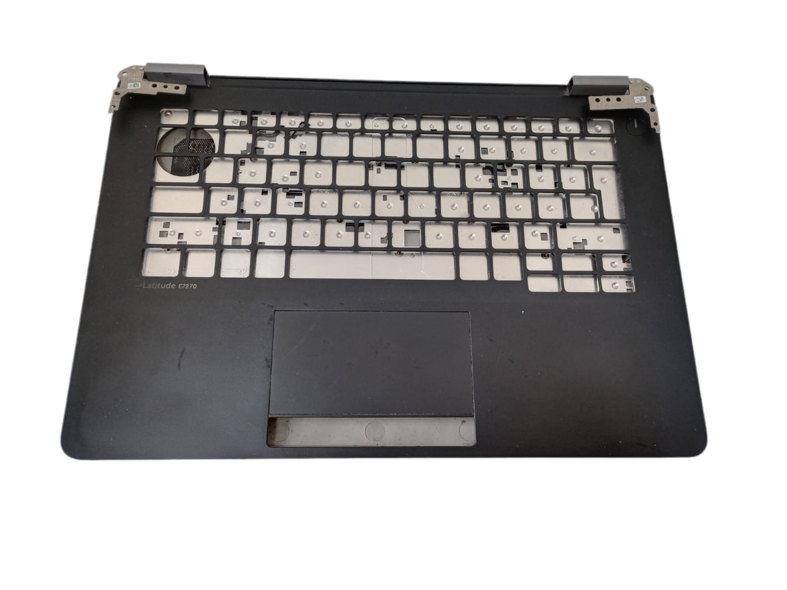 Palmrest con Bisagras, Tapa Trasera, Soporte de Teclado y Touch-Pad de Laptop  LATITUDE E7270 (Producto usado)