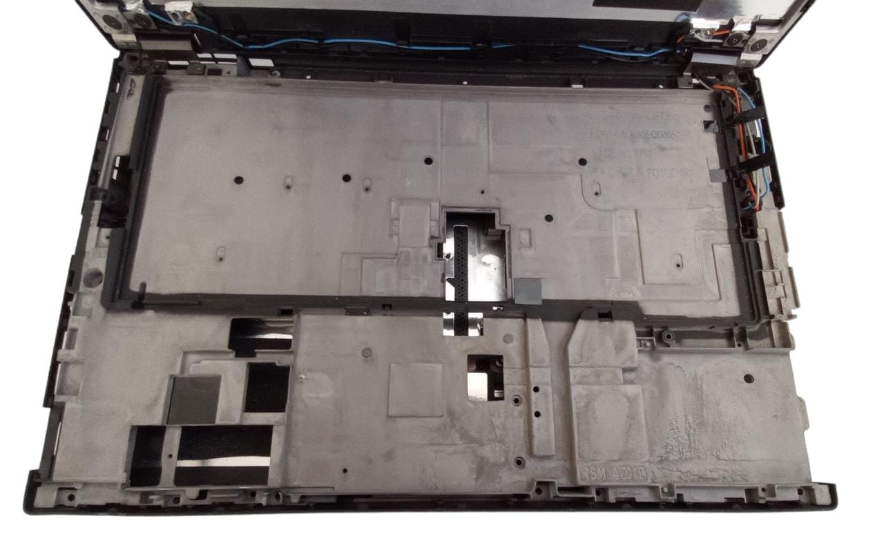 Carcasa Base Inferior y superior, Tapa Trasera , Top cover y Bisagras de Lenovo Thinkpad T440P (Producto usado)