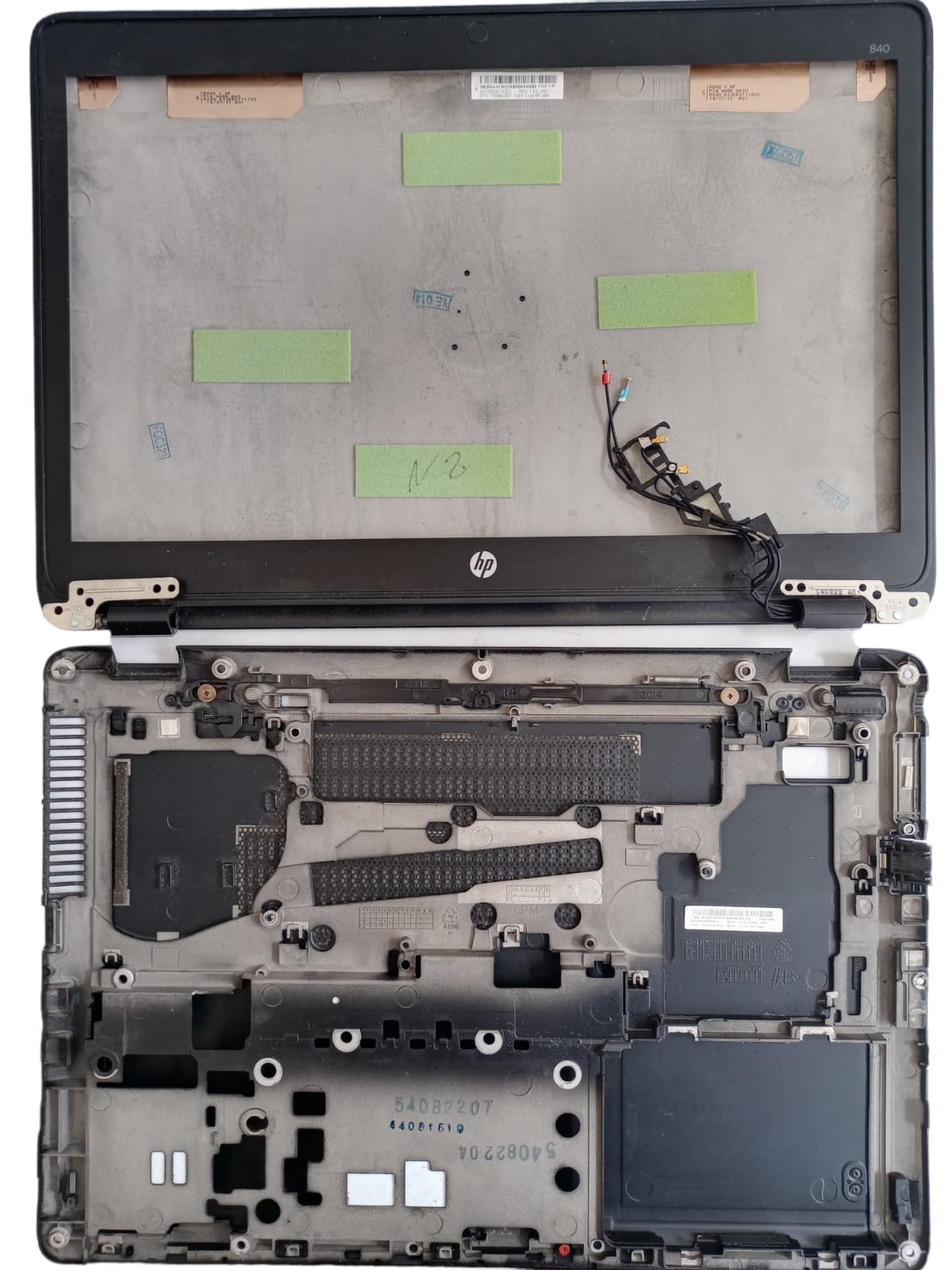 Carcasa base inferior, Top cover, Tapa trasera, Bisel, Bisagras, de Laptop HP 840 G1 (Producto usado)