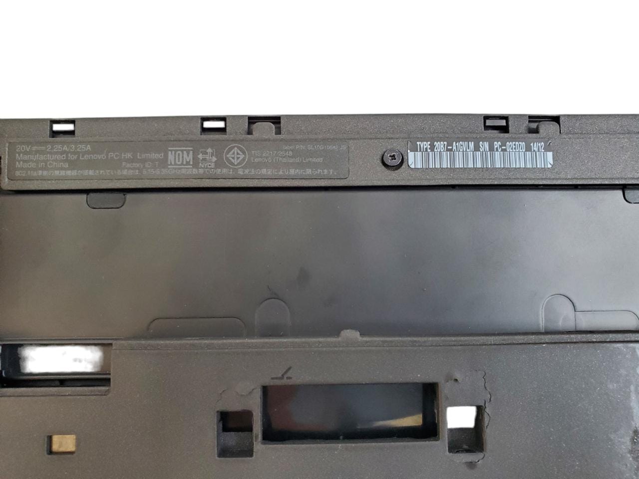 Carcasa Base Inferior y Palmrest de Laptop Lenovo T440 (Producto usado)