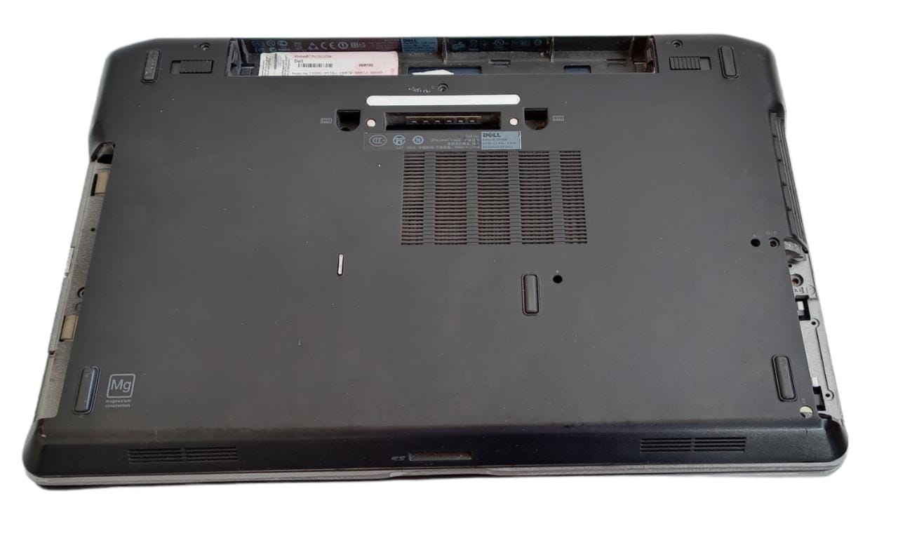Carcasa Base Inferior-Superior, Top-Cover, Bisel, Cámara Web, Bisagras, Palmrest, Botones Primarios-Secundarios y Touch-Pad de Laptop 14" DELL Latitude Modelo E6430S (Producto usado)